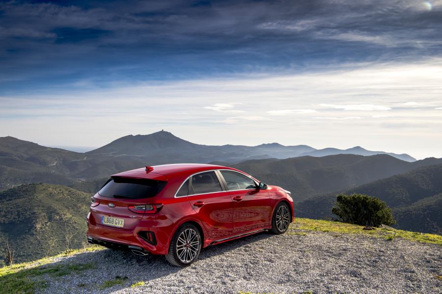  Kia Ceed GT 2019 года  (UK) (фото 12 из 43)
